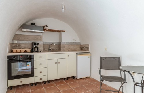 Monemvasia House | Holiday Home 'Casa Tradizionale Monemvasia' with Sea View, Wi-Fi and Air Conditioning