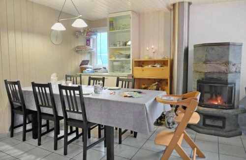 Kandergrund House | Holiday Home Chalet Guldeli by Interhome