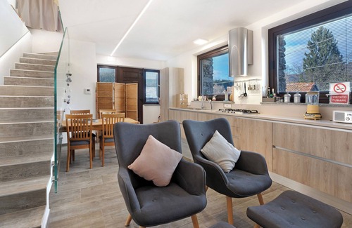 Cesara House | Holiday Home 'Charmingly Renovated Stone House' with Mountain View