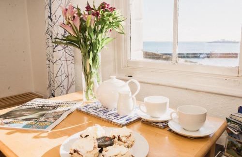 Mevagissey House | Holiday Home Cliff Cottage by Interhome