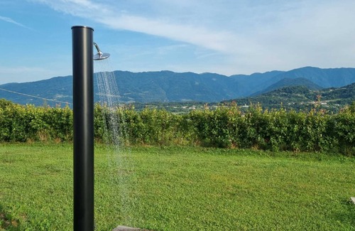Feltre House | Holiday Home 'Country House' with Mountain View, Private Garden and Wi-Fi
