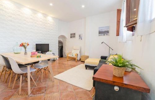 Sacromonte House | Holiday Home Cueva de Lindaraja by Interhome