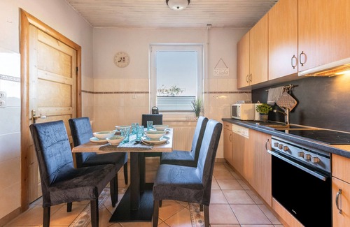 Burg Apartment | Holiday Home 'Ferienhaus Von Osten' with Private Terrace