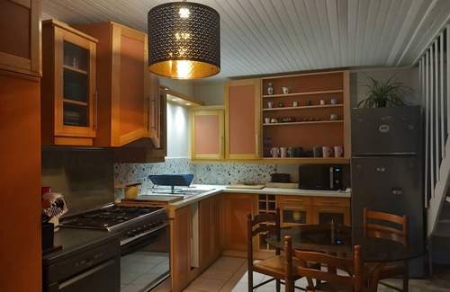 Lannion House | Holiday Home 'De L'alliance' with Private Terrace and Private Garden