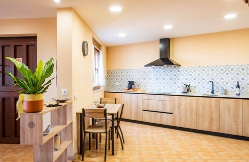 Santiz House | Holiday Home 'El Mirador De Santiz' with Mountain View, Wi-Fi and Air Conditioning