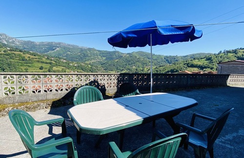 Bimenes Municipality House | Holiday home