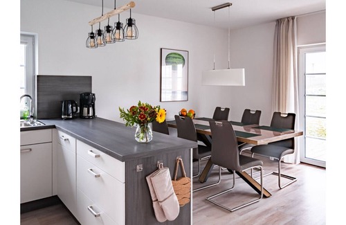 Krummin House | Holiday Home "Ferienhaus Familienkoje Rike" with Private Garden, Private Sauna & Wi-Fi