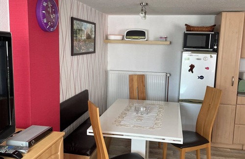 Neuruppin House | Holiday Home 'Ferienwohnung Neuruppin' with Private Terrace and Wi-Fi