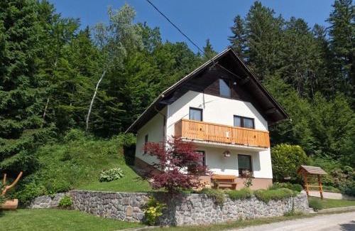 Predjama House | Holiday Home Forest Peace, Lavrovec
