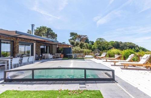 Saint-Brevin-l'Ocean House | Holiday Home Indigo-Vue Mer et Piscine chauffée by Interhome