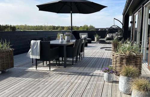 Bratten Strand House | Holiday Home Frithbjorn - 900m from the sea by Interhome