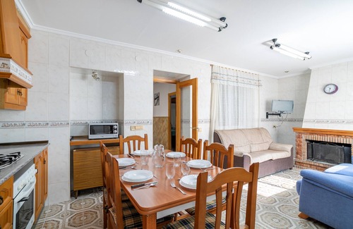 Alicante House | Holiday Home 'Geranio' with Private Terrace and Wi-Fi