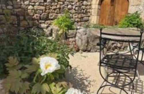 Thueyts House | Holiday Home 'Gîte Victoria' with Mountain View, Terrace and Wi-Fi