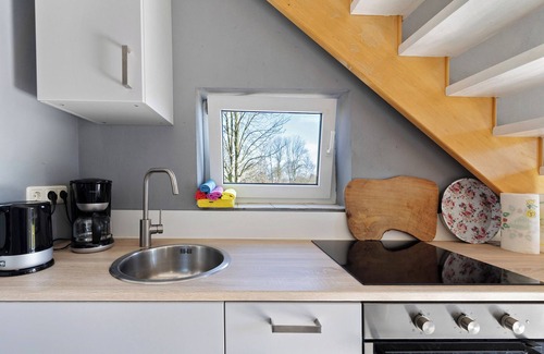 Theene House | Holiday Home 'Harmonie' with Private Terrace, Wi-Fi and Air Conditioning