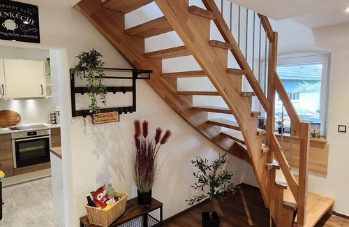 Theilenhofen House | Holiday Home 'Hexenstube' with Private Terrace, Private Garden and Wi-Fi