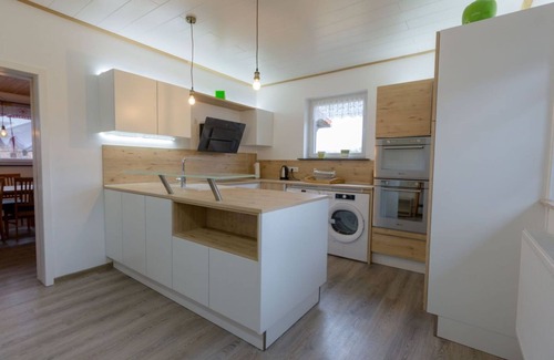 Trendelburg House | Holiday Home 'Hillebrand' with Private Terrace, Private Garden and Wi-Fi