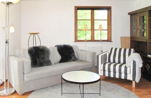 Asarum House | Holiday Home Hoka Stugan - B