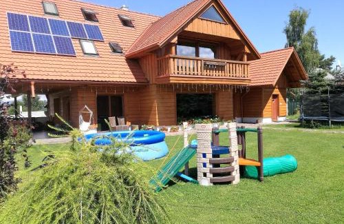 Stredne Malatiny House | Holiday Home Holiday Raj