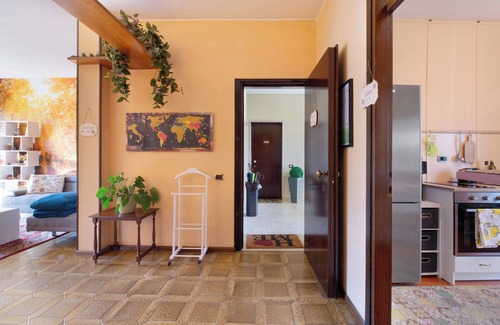 Como House | Holiday Home "House of Roses" with Private Terrace & Wi-Fi