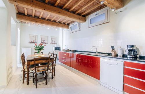 Uzzano House | Holiday Home Il Borgo Degli Agrumi