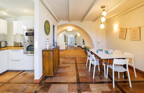 Santa Tecla House | Holiday Home in Acireale by the Seafront