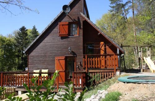 Plantades House | Holiday Home in Auvergne near Lake