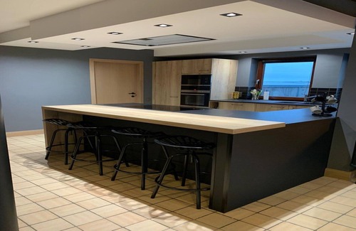 Bertrix House | Holiday Home in Betrrix with Garden