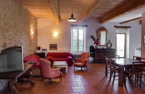 Murviel-les-Beziers House | Holiday Home in Béziers with Pool and Vineyard