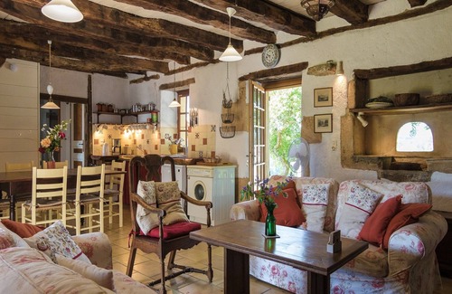 Thenon House | Holiday Home in Dordogne with Private Pool