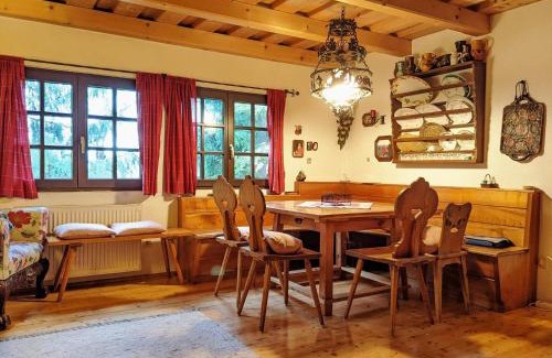 Hochegg House | Holiday Home in Edlitz near Ski Slopes