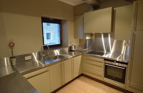 Mettet House | Holiday Home in Falaën with Garden BBQ