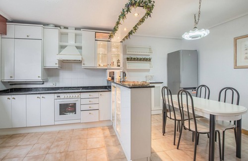 Loredo House | Holiday Home in Loredo near Surf Beach