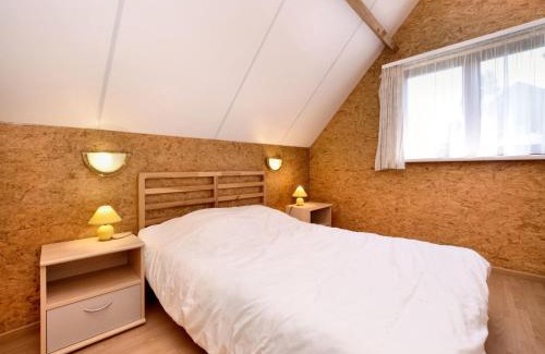 Masbourg House | Holiday Home in Masbourg with Sauna