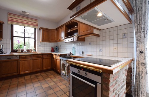 Bastogne House | Holiday Home in Noville with Garden & BBQ
