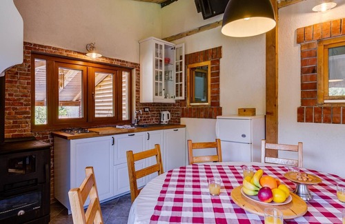 Gornje Dubrave House | Holiday Home in Ogulin with Pool & Rafting