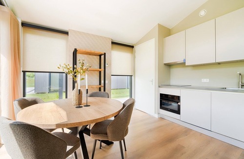 Leiderdorp House | Holiday Home in Oud Ade near Kaag Lakes
