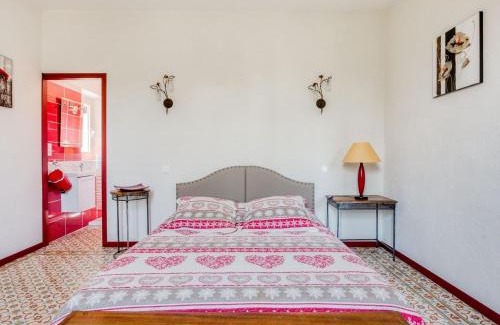 Rasteau House | Holiday Home in Rasteau with Private Pool