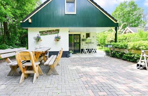 Reutum House | Holiday Home in Reutum with Pond and Trails