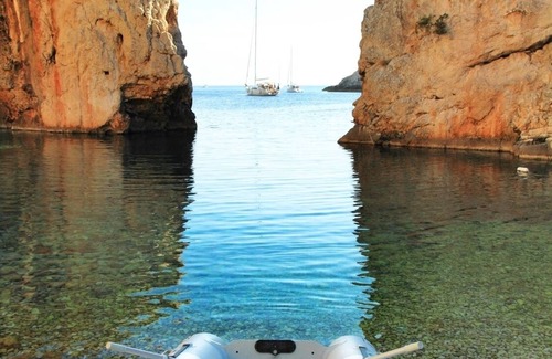 Cove Rogacic House | Holiday Home in Vis with Terrace, Air condition, Dishwasher (139-3)