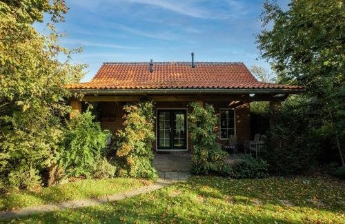 Wijnaldum House | Holiday Home in Wijnaldum near Harlingen Harbor, cleaning included