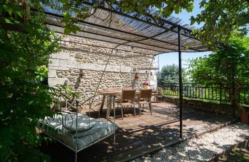 Chissay-en-Touraine House | Holiday Home Le Pigeonnier by Interhome