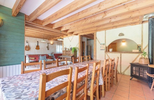 Herrere House | Holiday Home 'La Buena Onda' with Mountain View, Private Terrace and Private Garden
