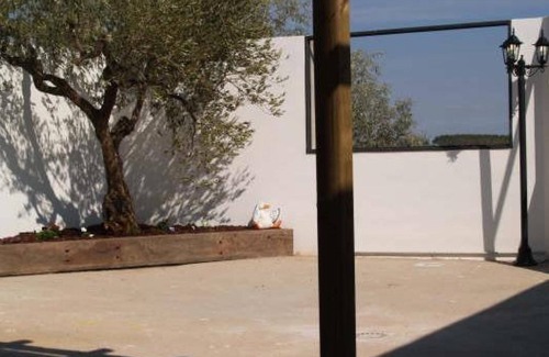 Milagro House | Holiday Home 'La Casa Miralrio 1' with Private Terrace, Wi-Fi and Air Conditioning