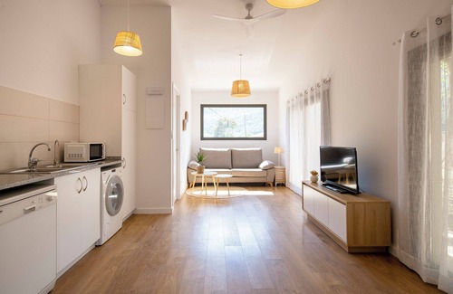 Beguda House | Holiday Home 'La Caseta' with Mountain View, Wi-Fi and Air Conditioning