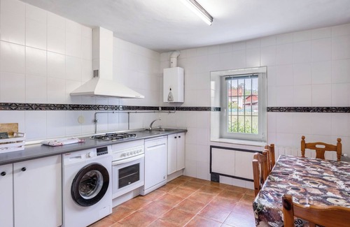 Caranceja House | Holiday Home 'La Jomeruca' with Mountain View, Balcony and Wi-Fi