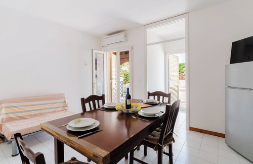Fontanelle House | Holiday Home 'La Villetta Dei Romani 449' with Private Terrace and Air Conditioning