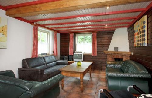 Lage Mierde House | Holiday Home Lage Mierde with Garden & BBQ