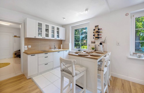 Kirch Jesar House | Holiday Home 'Landhaus Schwerin' with Wi-Fi
