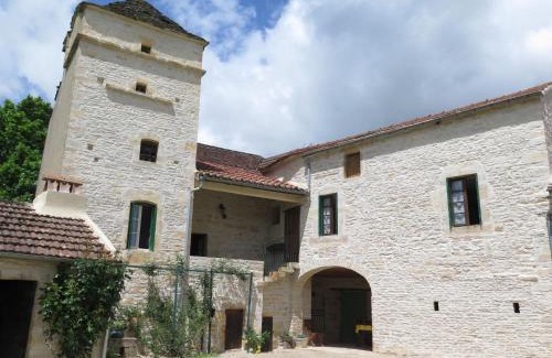 Nuzejouls House | Holiday Home Le Mas de Serre by Interhome