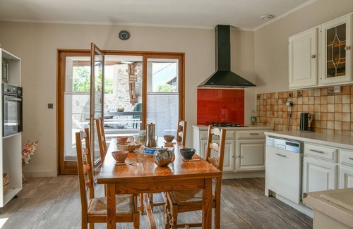Pontcharra House | Holiday Home 'Le Moulin De Bayard' with Mountain View, Private Terrace and Wi-Fi